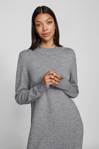 Vêtement gris à longues manches de VILA, tissu uni et col rond simple.