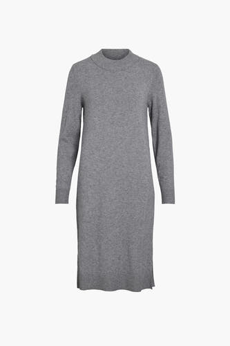 Robe grise à longues manches de VILA, avec un col haut et une texture fine tricotée.