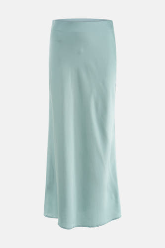 Jupe longue bleu clair de VILA® avec un tissu lisse et fluide et une taille haute.