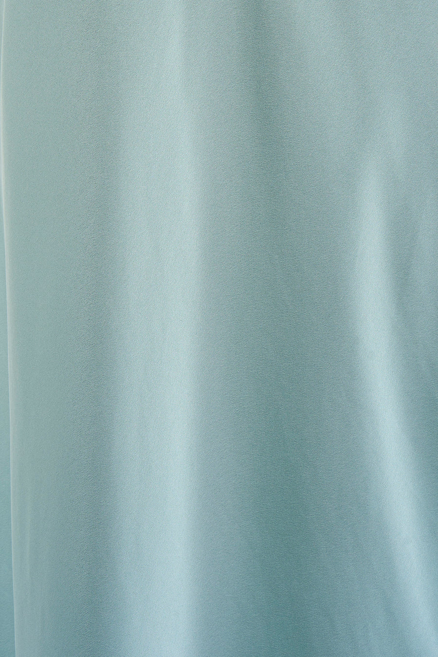Jupe bleue de VILA® avec une texture fine et des plis doux.
