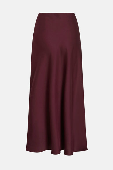 Long robe prune de VILA®, avec une finition brillante et une coupe A-ligne fluide.