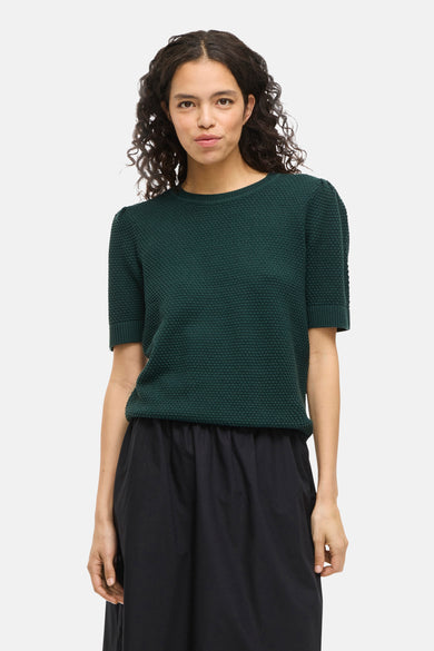 T-shirt vert de VILA®, avec des manches courtes et une subtile texture.