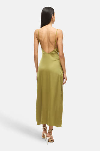 Chemise à manches longues verte VILA®, vue de derrière avec des fines bandes et des bouts dorés.