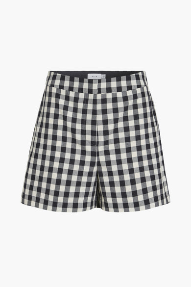 Shorts à carreaux noirs et blancs de VILA® avec taille élastique et coupe classique, vue de face