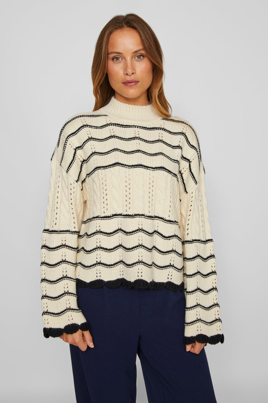 VIOVIRINA HIGH NECK L/S CABLE KNIT TOP