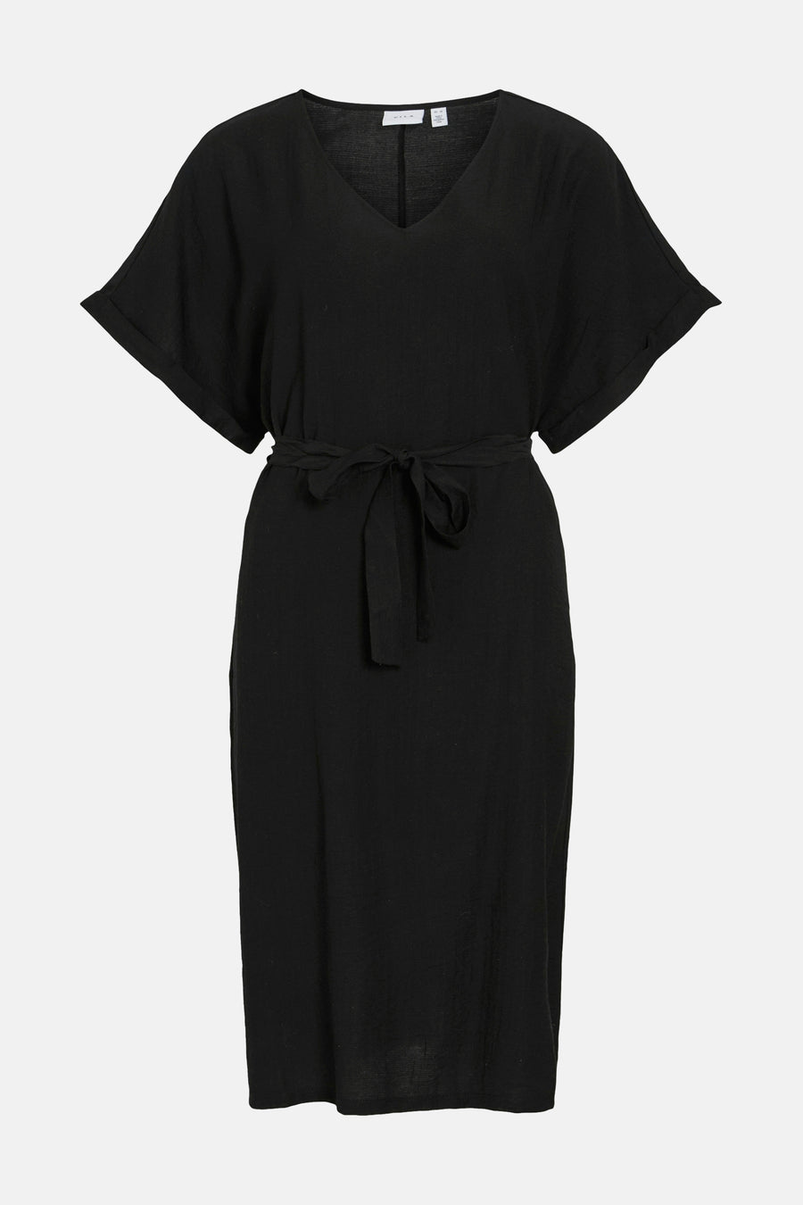 Robe noire à manches courtes de VILA, avec une ceinture à la taille et un col en V.