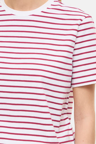 T-shirt à manches courtes rayé rouge et blanc de VILA®, avec col rond et coupe droite.