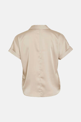 Blouse beige à manches courtes de VILA®, vue de derrière avec les manches relevées.