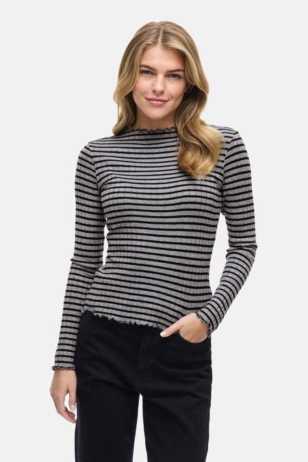 T-shirt gris à manches longues de VILA®, avec un motif rayé horizontal et une encolure ronde.