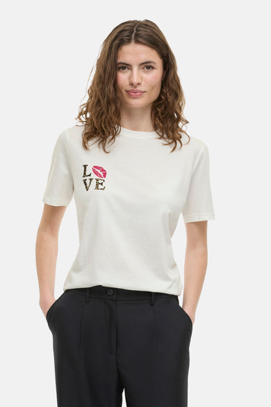 T-shirt blanc à manches courtes de VILA®, décoré d'une application "LOVE" avec imprimé de léopard et rouge à lèvres.