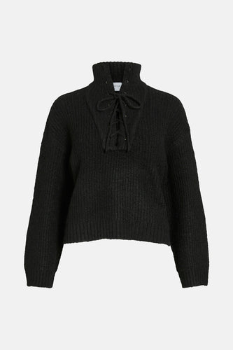 Zwarte gebreide trui met col en vetersluiting.