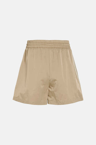 Short beige de VILA, avec une ceinture élastique et couleur couleur unie.