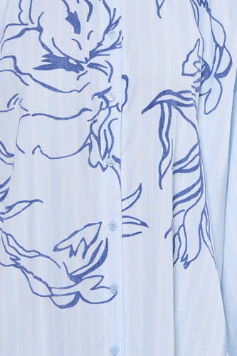 Chemise bleue à manches longues de VILA®, avec un motif floral et des rayures verticales.