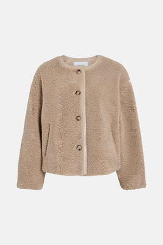 Manteau court beige de VILA® avec des manches longues et une douce texture veloutée, vu de derrière.