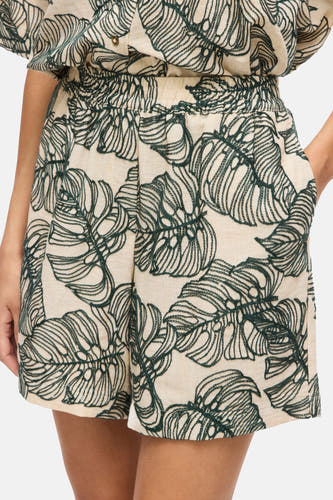 Short beige clair avec motif de feuilles brodé vert de VILA®, avec taille élastique et poches latérales, porté par un mannequin.