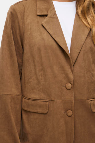 Manteau court brun de VILA, avec col revers, fermeture à boutons et poches brodées.