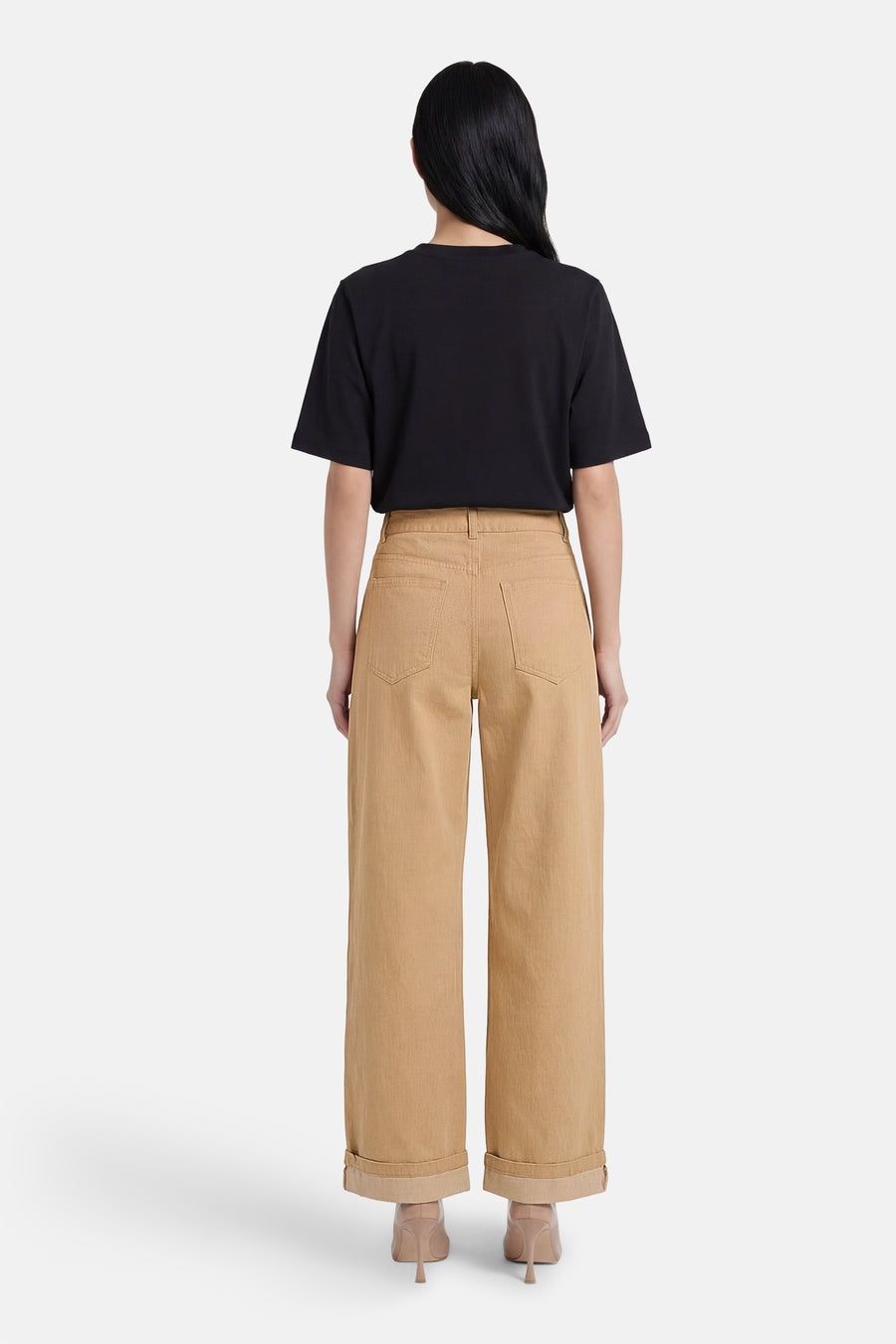 Jean de couleur beige de VILA®, avec jambes larges et ourlet retroussé, vu de dos.