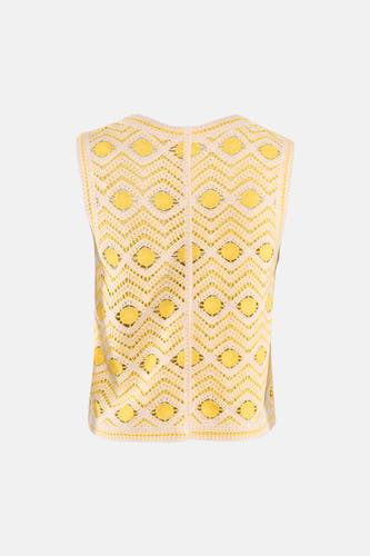 Gele gebreide gilet met witte geometrische patronen van VILA®, achterkant weergegeven, lichte textuur, openwork design