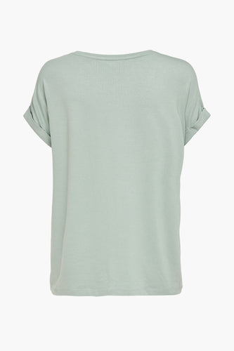 T-shirt vert mint avec manches courtes.