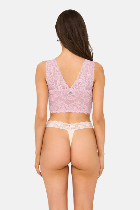 Robe rose ONLY, avec des détails sur les bords et une couche de dos découpée.