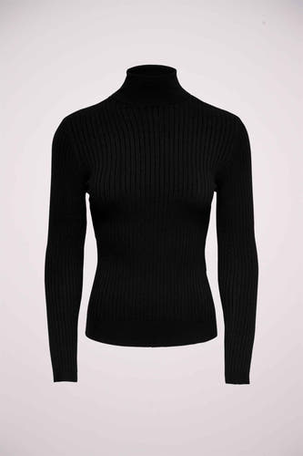 Gilet noir ONLY, avec une texture côtelée.