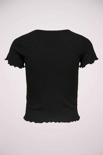 T-shirt noir de ONLY avec des manches courtes et une texture rayée.