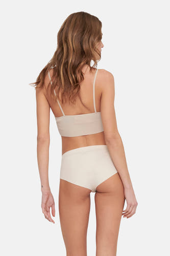 Manteau beige ONLY, vu de l'rièrerière avec des fines bandes et une culotte coordonnée.