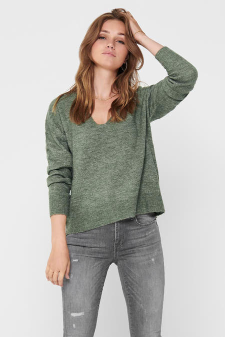 T-shirt vert avec col rond de JDY, tricoté en jersey simple, avec des manches longues et un col V.