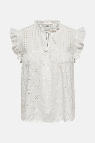 Witte blouse met broderie en ruches.
