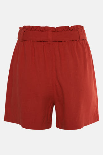 Short rouge de JDY, avec une ce taille haute et et et coupe décontractée.