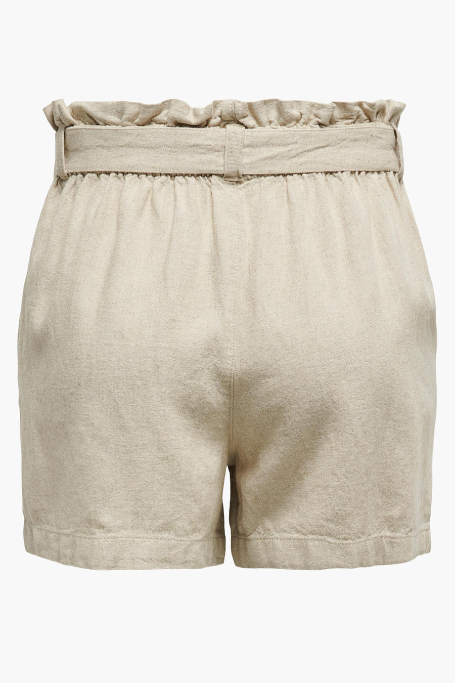Beige korte broek met ceintuur.
