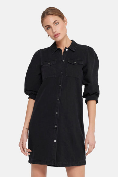 Robe en denim noir ONLY®, avec manches bouffantes longues et fermeture à boutons.