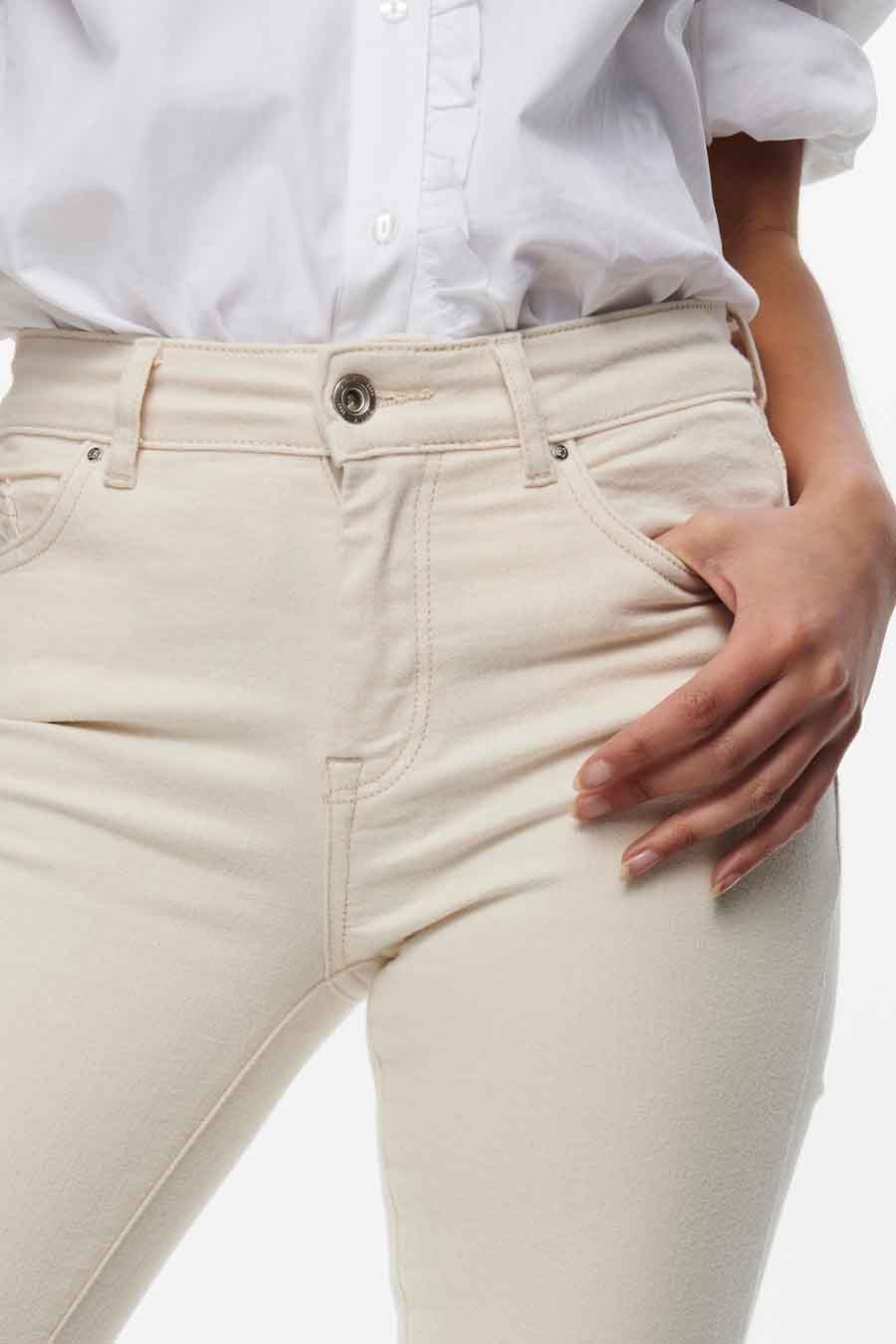 BLUSH FLARE - off white denim - ONLY®