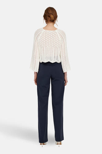 Pullover écru d'ONLY, avec manches longues et texture tricotée ouverte.