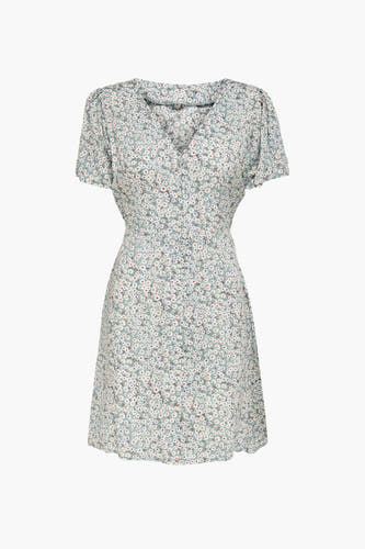 Robe verte à manches courtes de ONLY, dotée d'un imprimé fleuri et d'une fermeture à boutons.