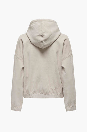 Gilet écru ONLY, avec des manches longues et un capuchon, en tricot sur fond blanc.