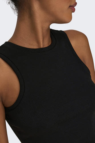 T-shirt sans manches noir d'ONLY, avec texture en côtes dans une version courte.