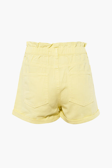 Short bleu de ONLY, avec une cece é é et desourpies pliées, vu de derrière.