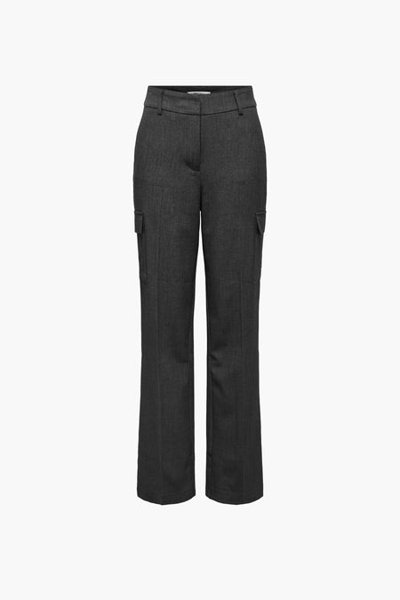 Pantalon de travail gris ONLY, avec poches sur les jambes.