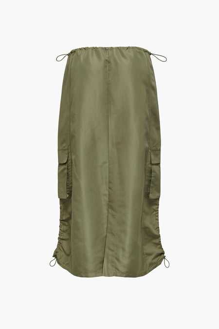 Long manteau brun de ONLY® avec des poches cargo et un détail de corde sur le côté.