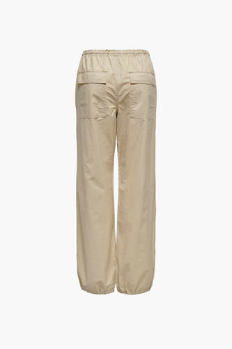 Pantalon beige de ONLY, avec ce taille élastique et des poches arrière.