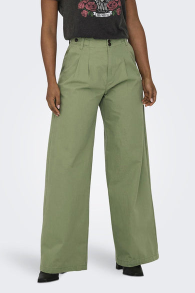 Pantalon vert de ONLY, avec des jambes larges et une couleur unie, vu de derrière.