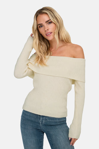 T-shirt à épaules dégagées blanc ONLY, avec des manches longues et des détails rayés, porté avec un jean bleu.