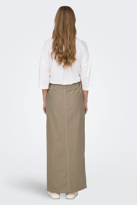 Beige lange rok van JDY, met een subtiel gestreept patroon en een rechte pasvorm.