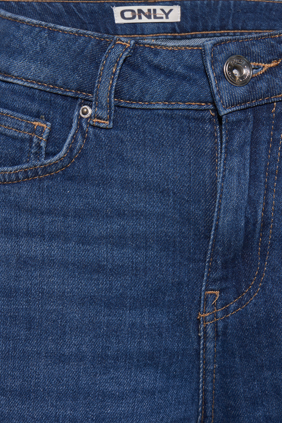 Short, mid-blue denim pants from ONLY, with stitches and a button fly.