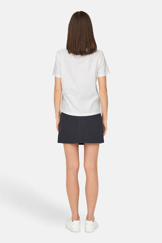 T-shirt blanc à manches courtes de JDY, avec une poche crochetée sur la poitrine.