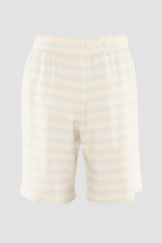 Witte short van JDY met lichtblauwe strepen en elastische tailleband.
