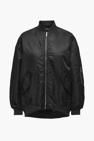 Manteau noir ONLY avec longues manches, fermeture éclair et poches.