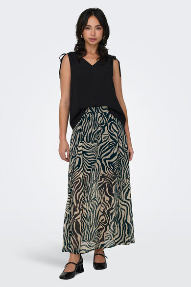 Lange bruine rok van ONLY®, met een opvallend zebraprint en een zwierige, semi-transparante stof.