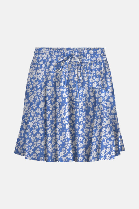 Robe courte bleue de ONLY®, avec un motif floral et une ceinture à la taille.